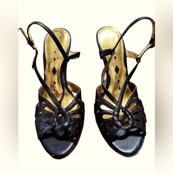 Charles by Charles David Designer, black leather platform sandal. - Picture 1 of 7